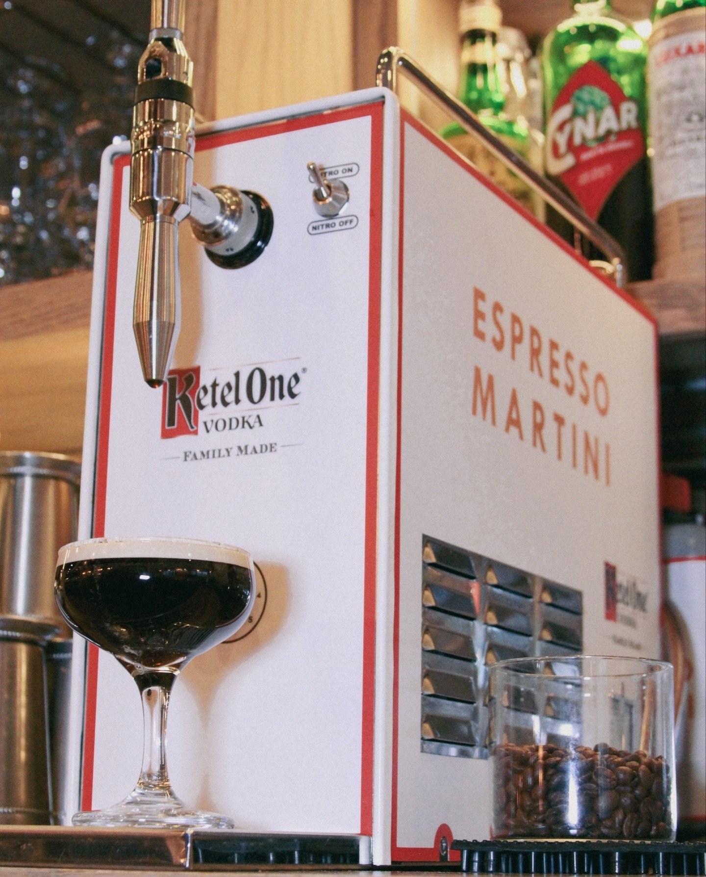 Rainy days call for a little pick-me-up! ☔☕ Our Espresso Martini machine is here to add a touch of pep to your day. Shake off the rain and sip on some liquid sunshine!
