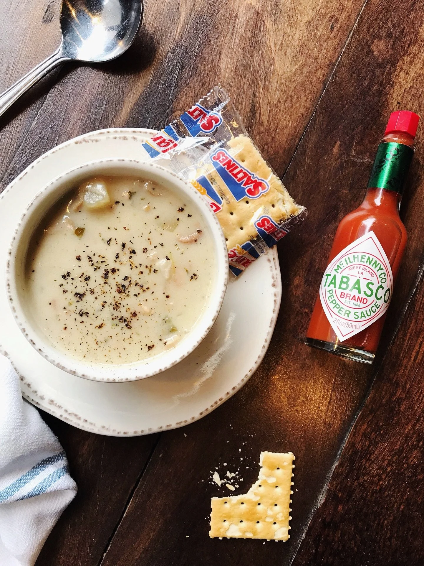 Happy Veterans Day! 🇺🇸

Today, we proudly salute our heroes, both retired and active duty. To express our gratitude, we&rsquo;re offering a FREE cup of clam chowder or six Sea Level Salt oysters on the half shell for all military personnel.

Join u