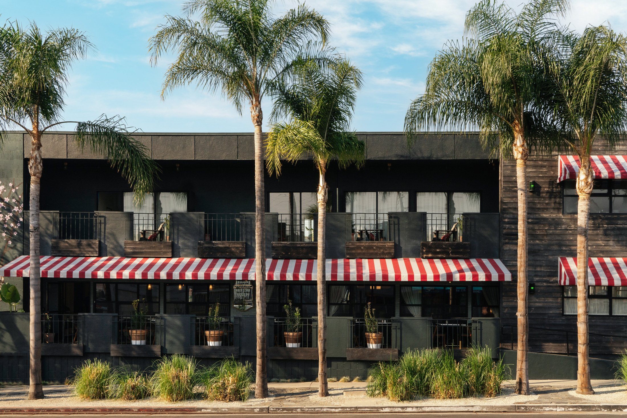 Exterior view of The Hart and The Hunter Melrose