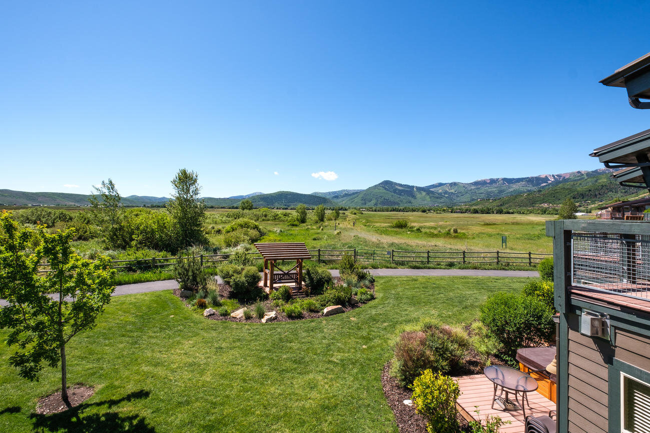 6059 Park Lane S, Park City, UT 84098   Listing curtesy of  Mary Ciminelli  with  Summit Sotheby’s International Realty