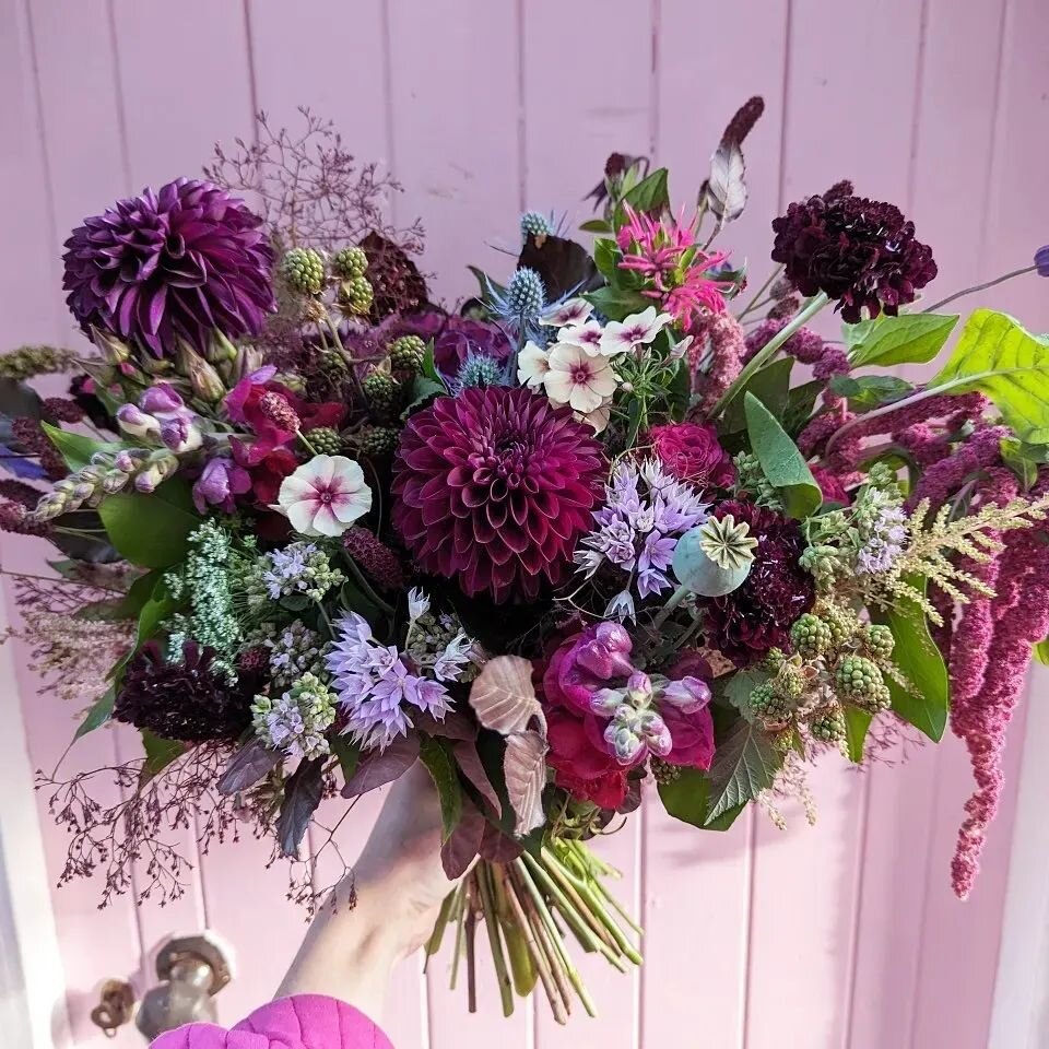 Beautiful moody jewel tones for the wedding of Emily and Andrew last week @achnagairnestate 

Congratulations you lovely pair I hope you had a fantastic day❤️

#scottishflorist
#highlandflorist
#bothyblooms #scottishwedding #achnagairncastle