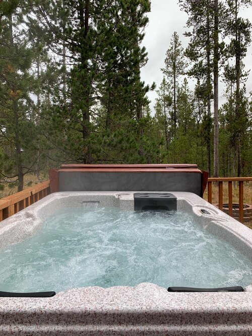 chalet hot tub.jpeg