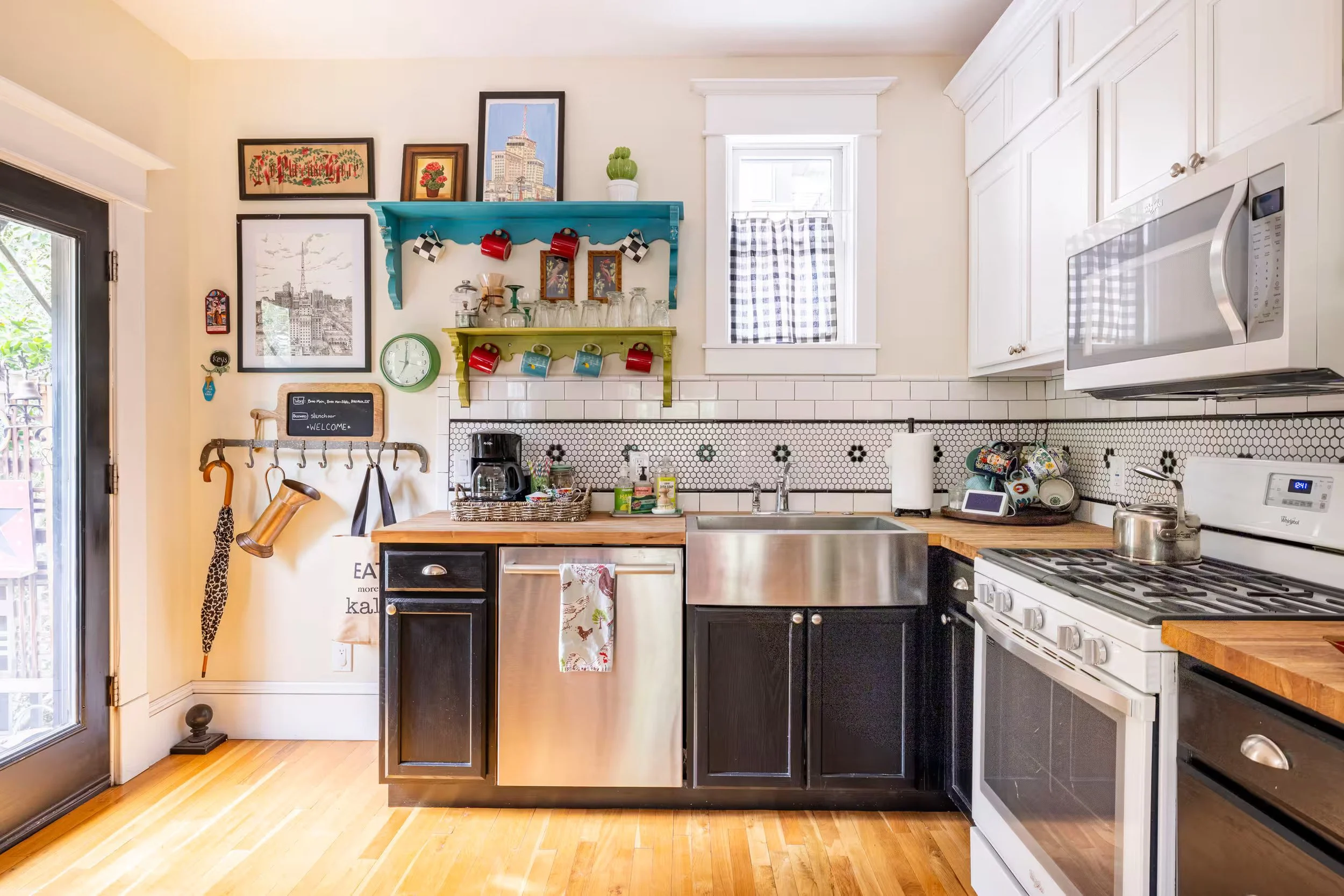 carriage house kitchen.jpg
