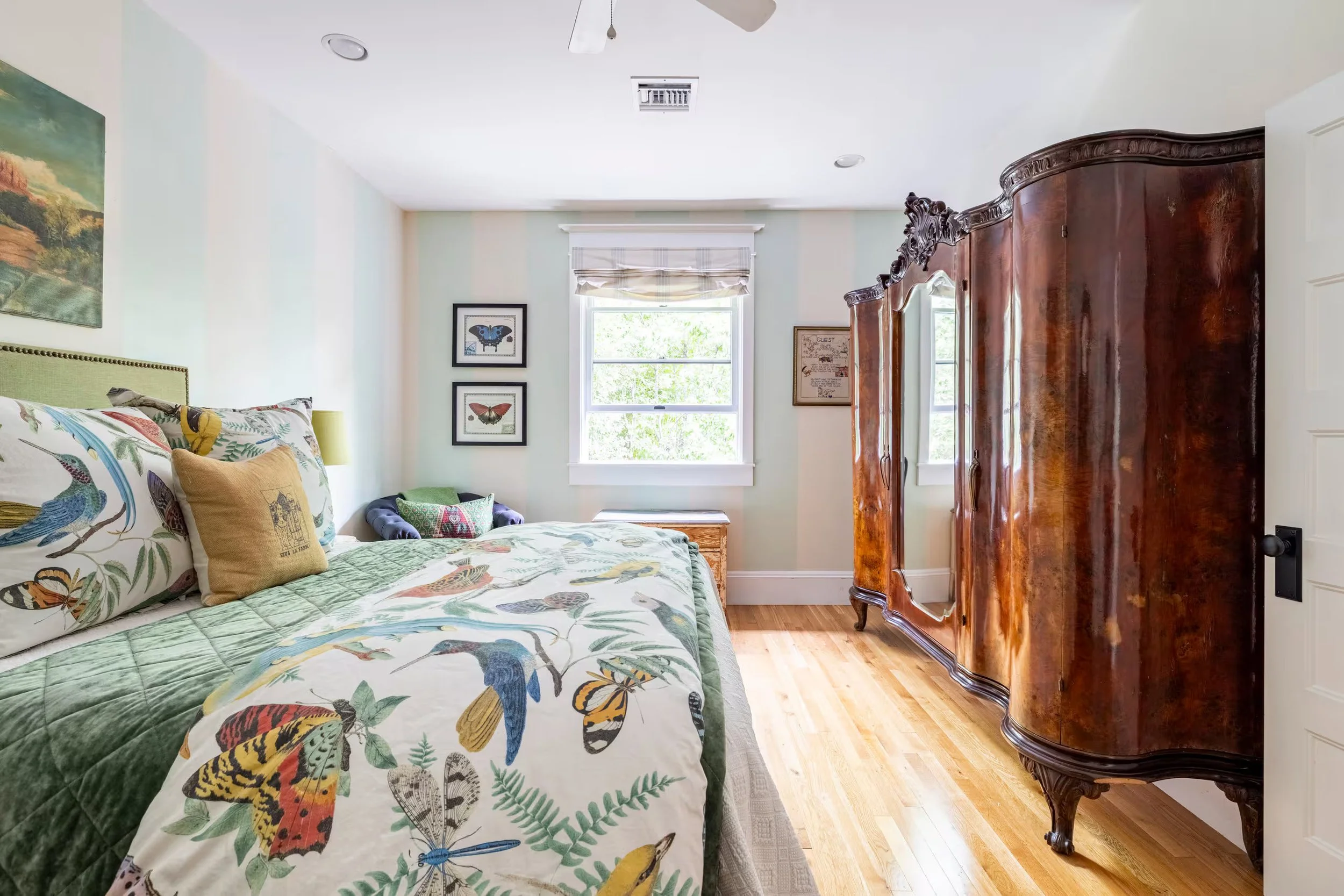 carriage house bedroom 3.jpg