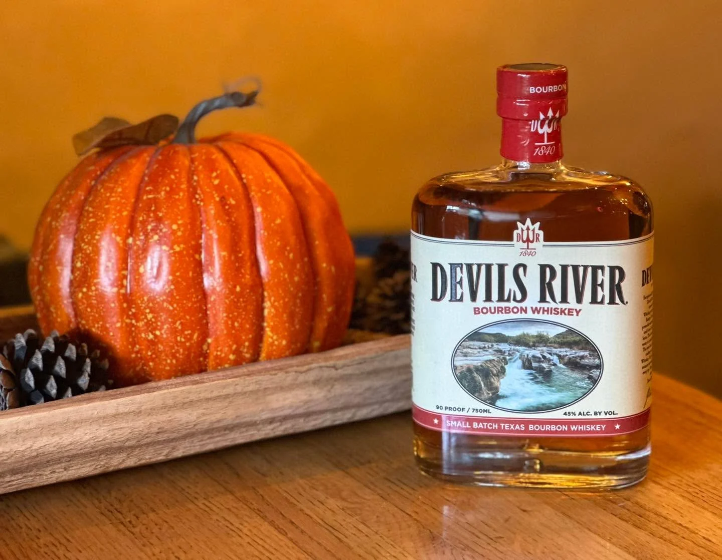 Devils River Bourbon Whiskey: a Texas bourbon known for bold flavor and pure river water. 🥃 #DevilsRiverBourbon
#TexasWhiskey
#BoldSmoothSpirit