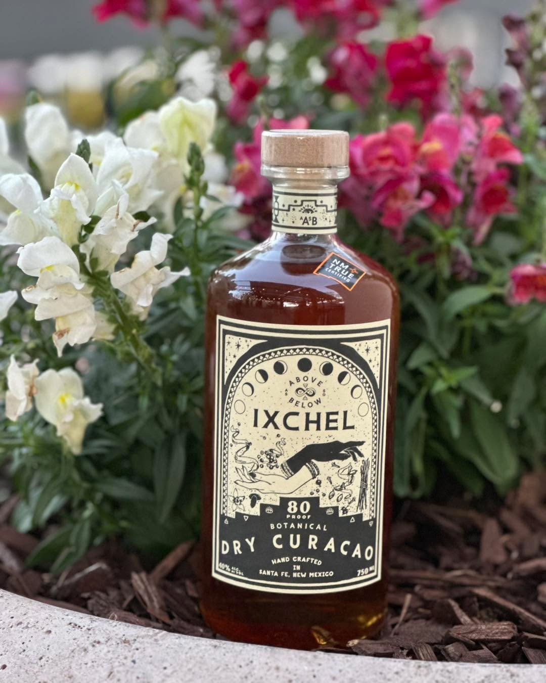 Botanical magic in bloom 🌿✨ &mdash; IXCHEL Dry Cura&ccedil;ao, handcrafted in Santa Fe, brings citrus and spice to your garden soir&eacute;e. #GardenSpirits
#SantaFeCrafted #BotanicalElegance