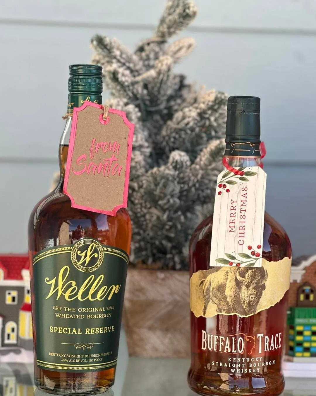 Bourbon under the tree, straight from Santa&rsquo;s stash. 🎁🥃
#HolidayWhiskey #WellerSpecialReserve #BuffaloTrace