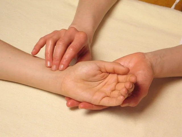 pulse diagnosis.jpeg