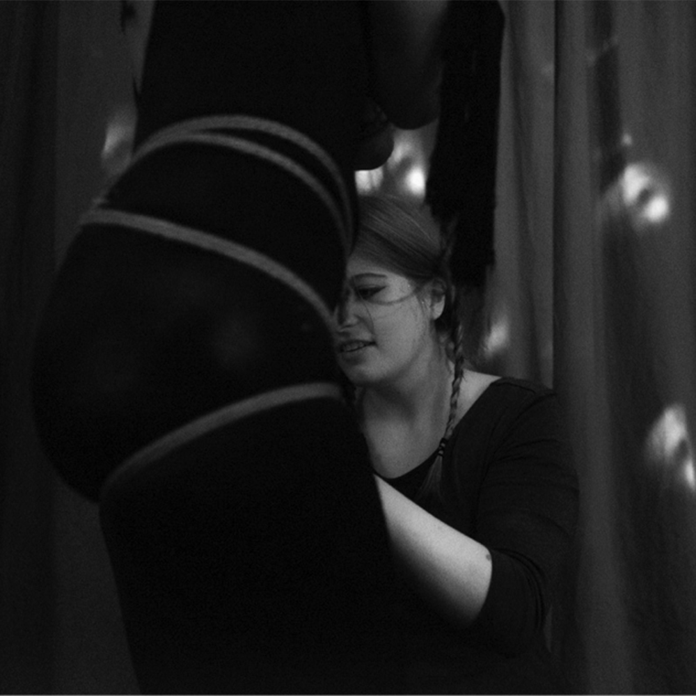 Bondage_Credit LUCA CHRISTEN_Quadrat.png
