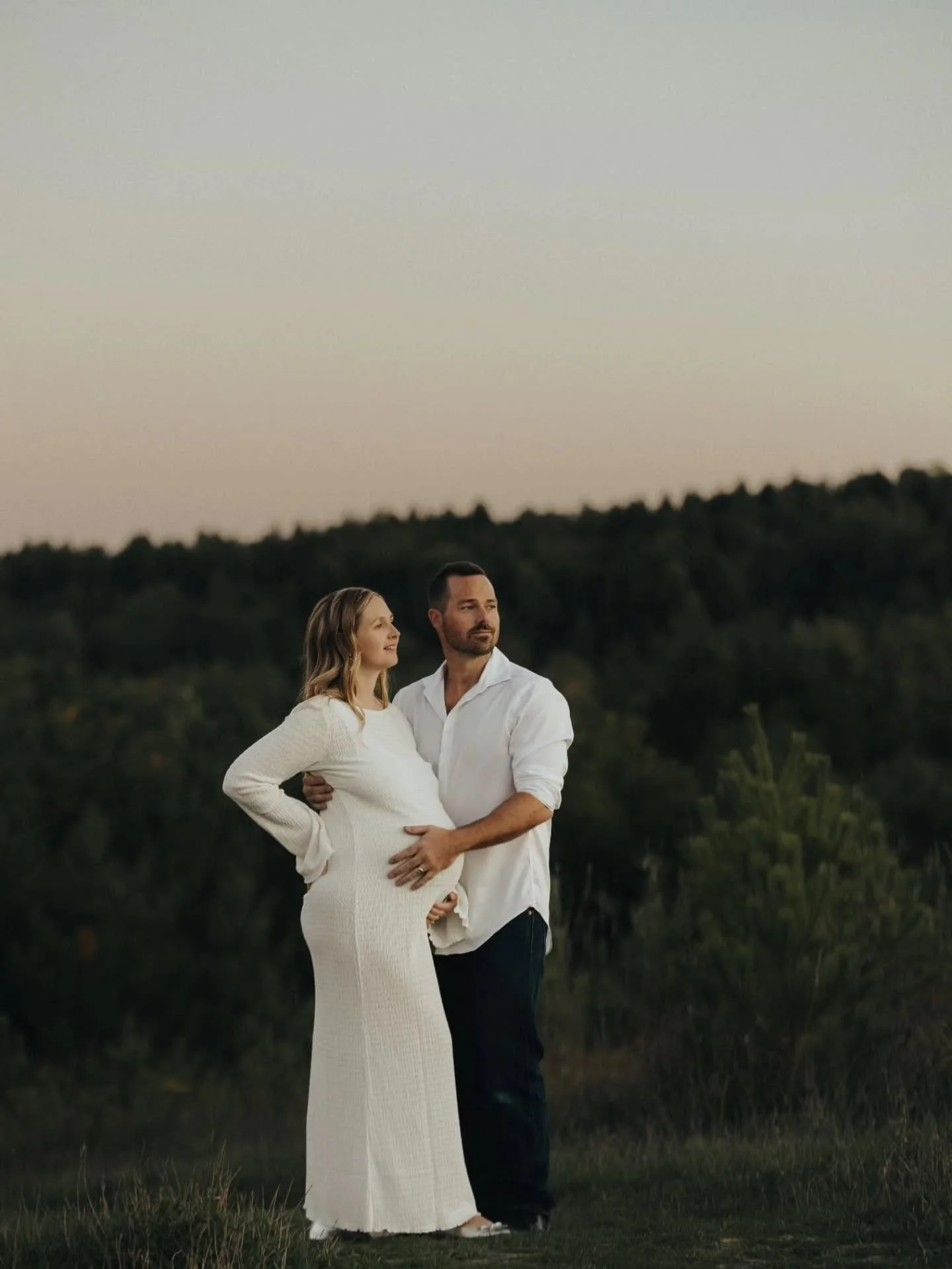 ✨ Just wrapped up the most dreamy maternity session with Ally and Brad, and wow&hellip; where do I even start? Ally was feeling unsure about the session and even thought about cancelling, but I&rsquo;m so glad she pushed through. Sometimes pregnancy 