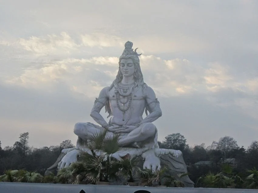 meditation-retreat-rishikesh-shiva-statue.jpg