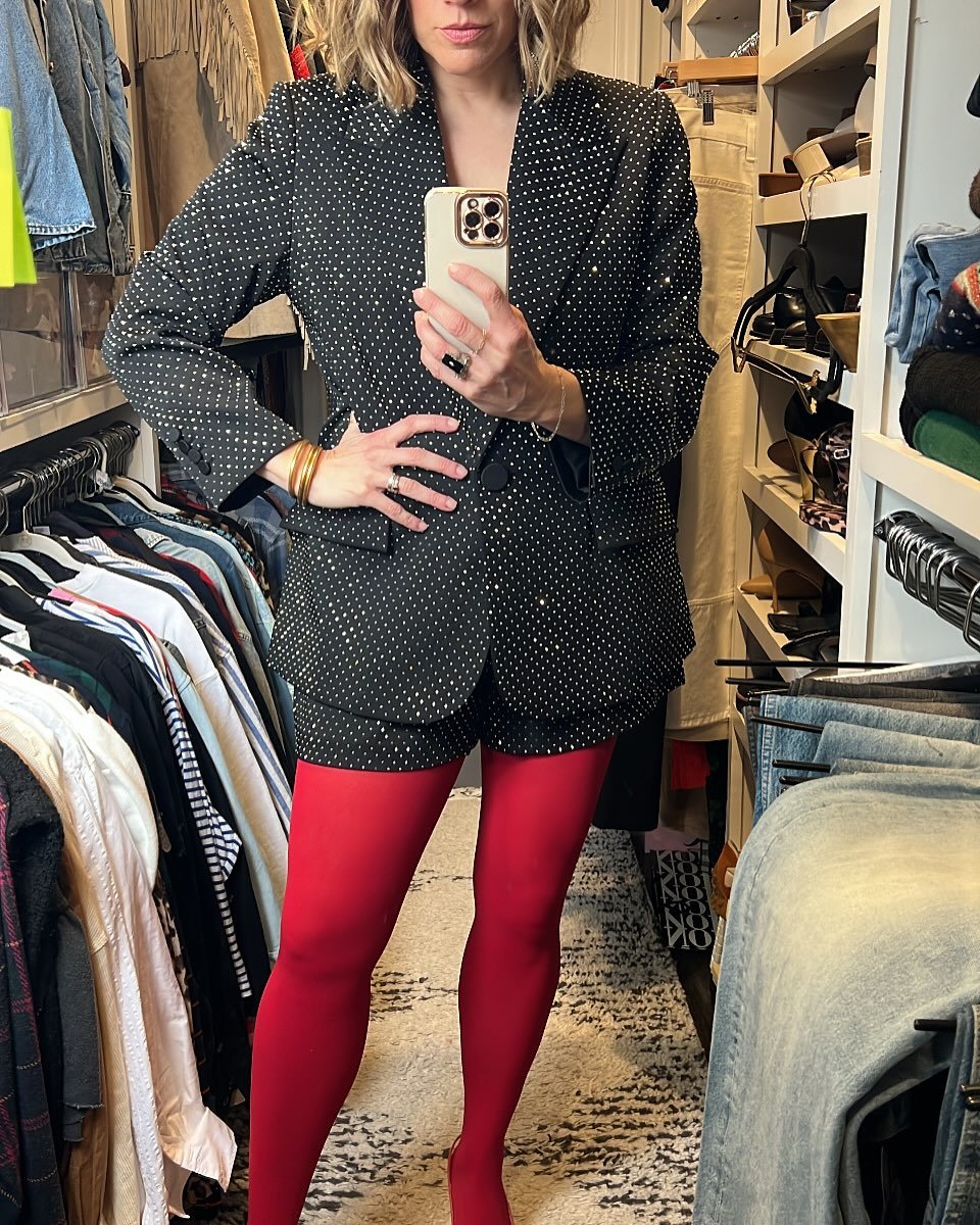 Love for pops of red!

It&rsquo;s not just for Valentine&rsquo;s Day! It&rsquo;s always my go-to color when I want to add a punch to my neutral leaning looks. 

Here&rsquo;s a round up of some red pops I&rsquo;ve been loving lately. 

❤️Red Tights 
❤