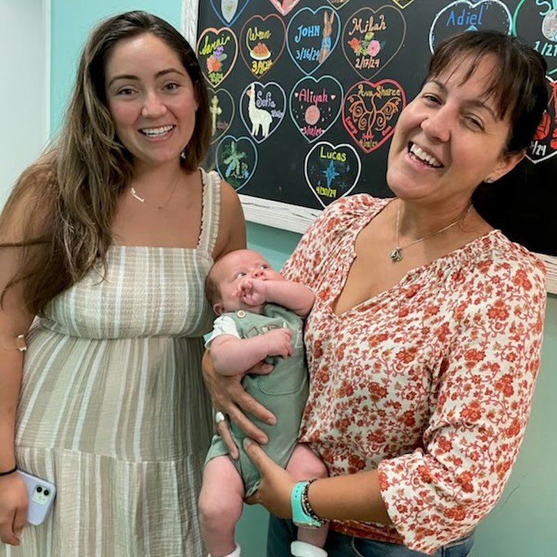 Lots of laughs this morning with this beautiful mama and her sweet baby boy at her 6 week postpartum visit💕💕💕 
#postpartum #birth #birthingcenter #birthhouse #pregnancy #palmsbirthhouse