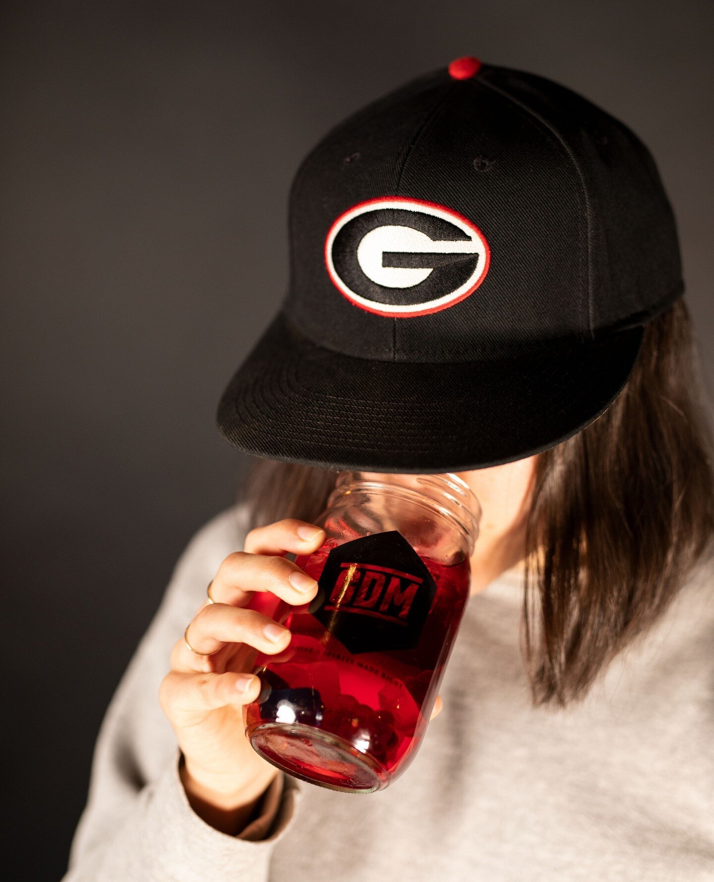 The champs start drinkin' early 🥃 Tastes like victory already. ⁠
#GoDawgs