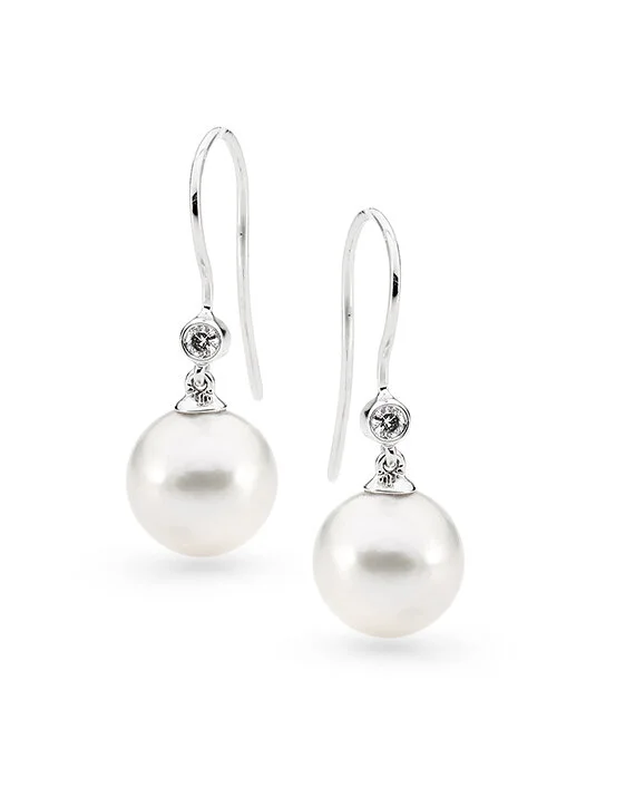 9ct Yellow Gold Freshwater Pearl Edison Diamond Shepherd Hook Earrings