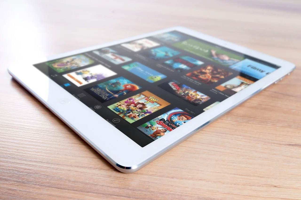IPAD-ON-A-WOODEN-TABLE.jpg