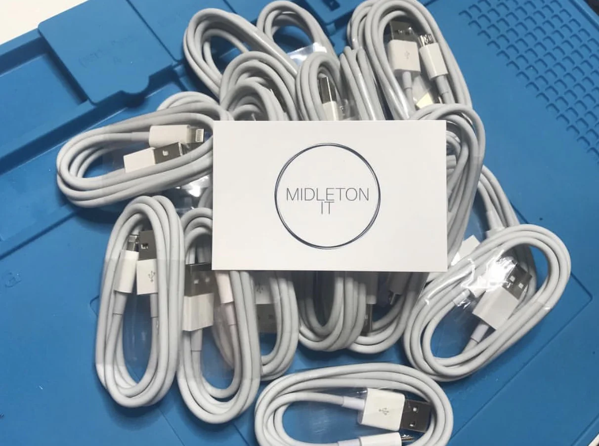 WHITE-CHARGING-CABLES-WITH-MIDLETONIT-BUSINESSCARD-ON-TOP.jpg