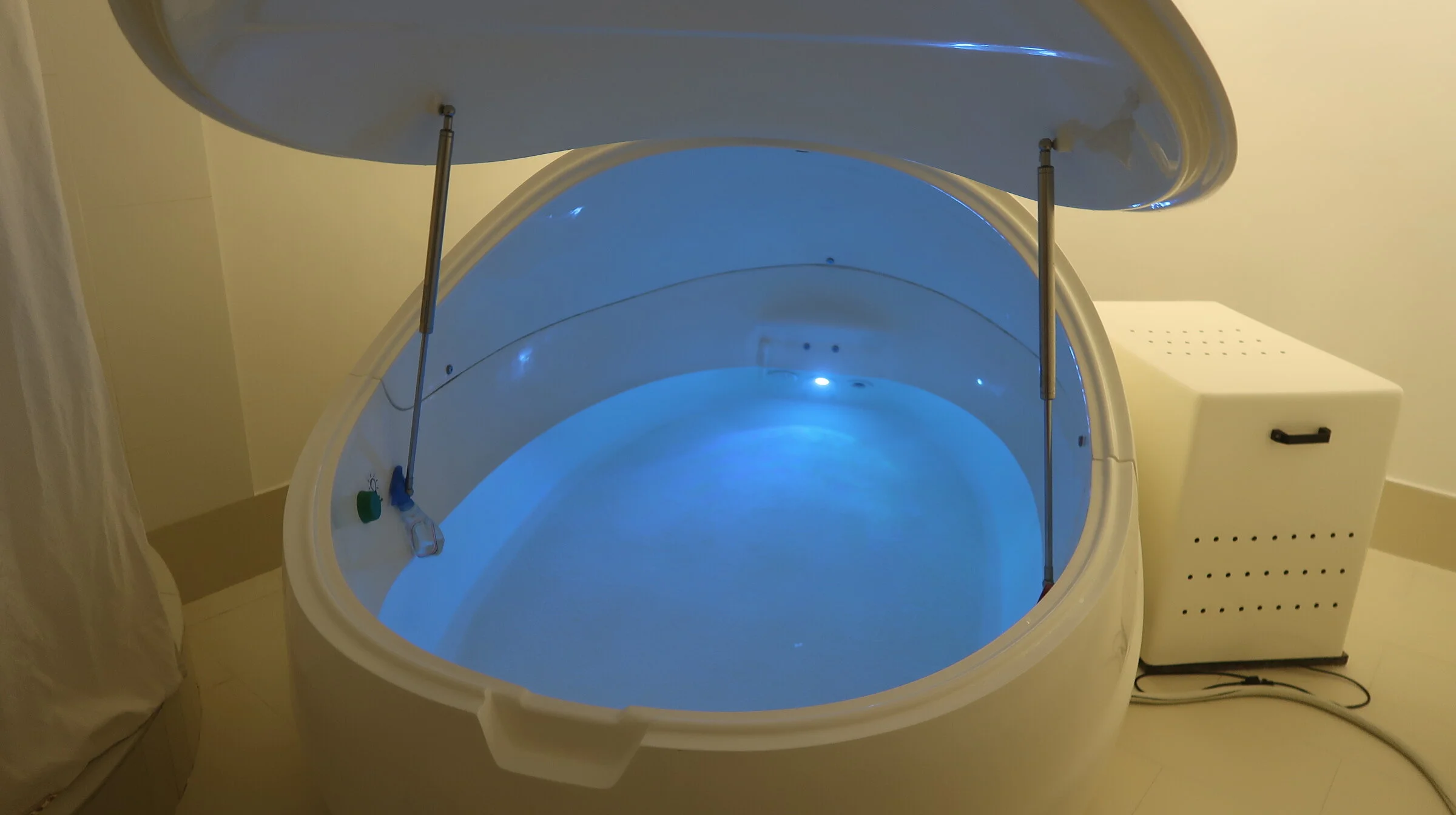 Meditation boost: sensory deprivation tank