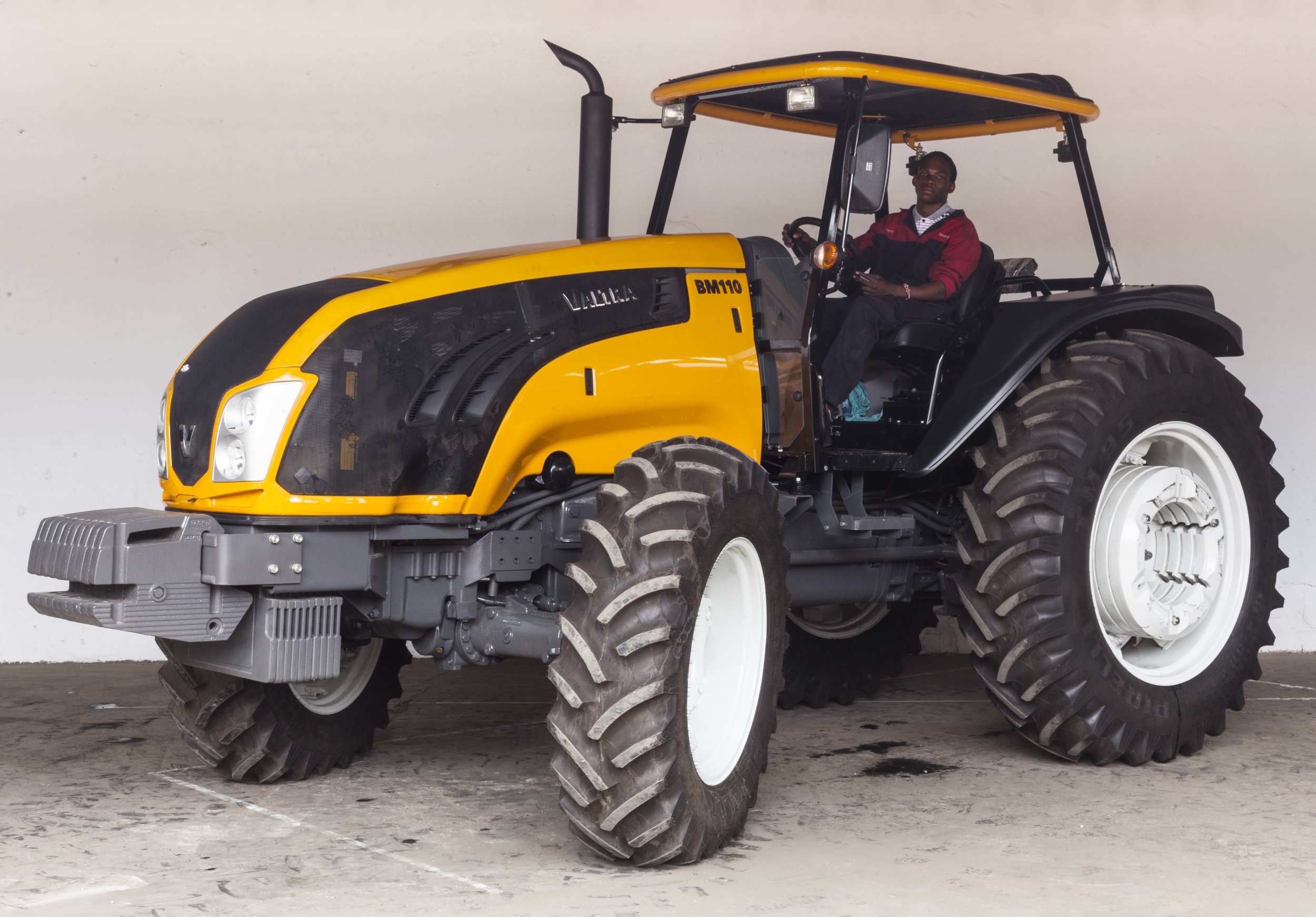  VALTRA  BM110  4wd …  120HP  