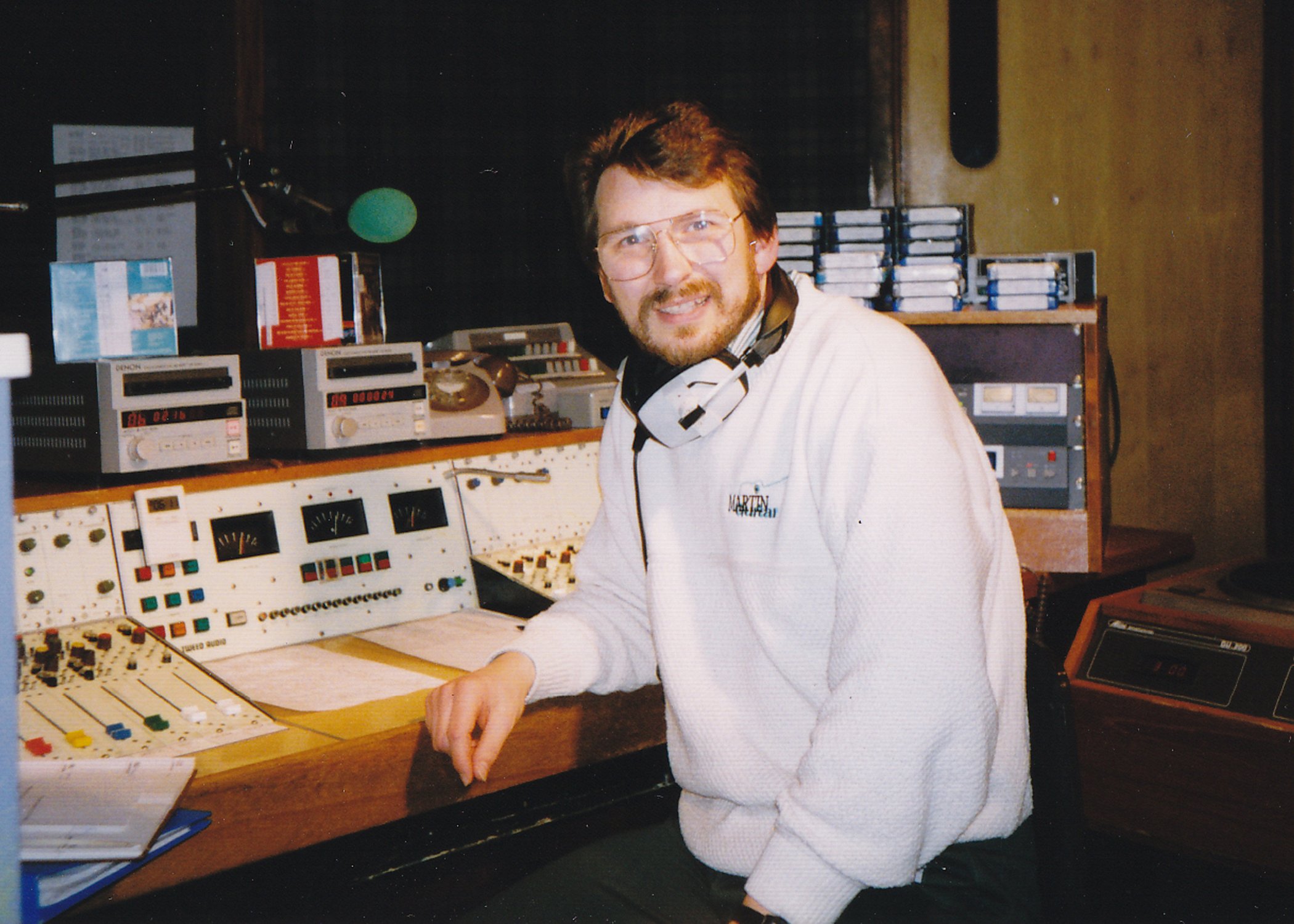 1995 Bruce Radio Tay.jpg