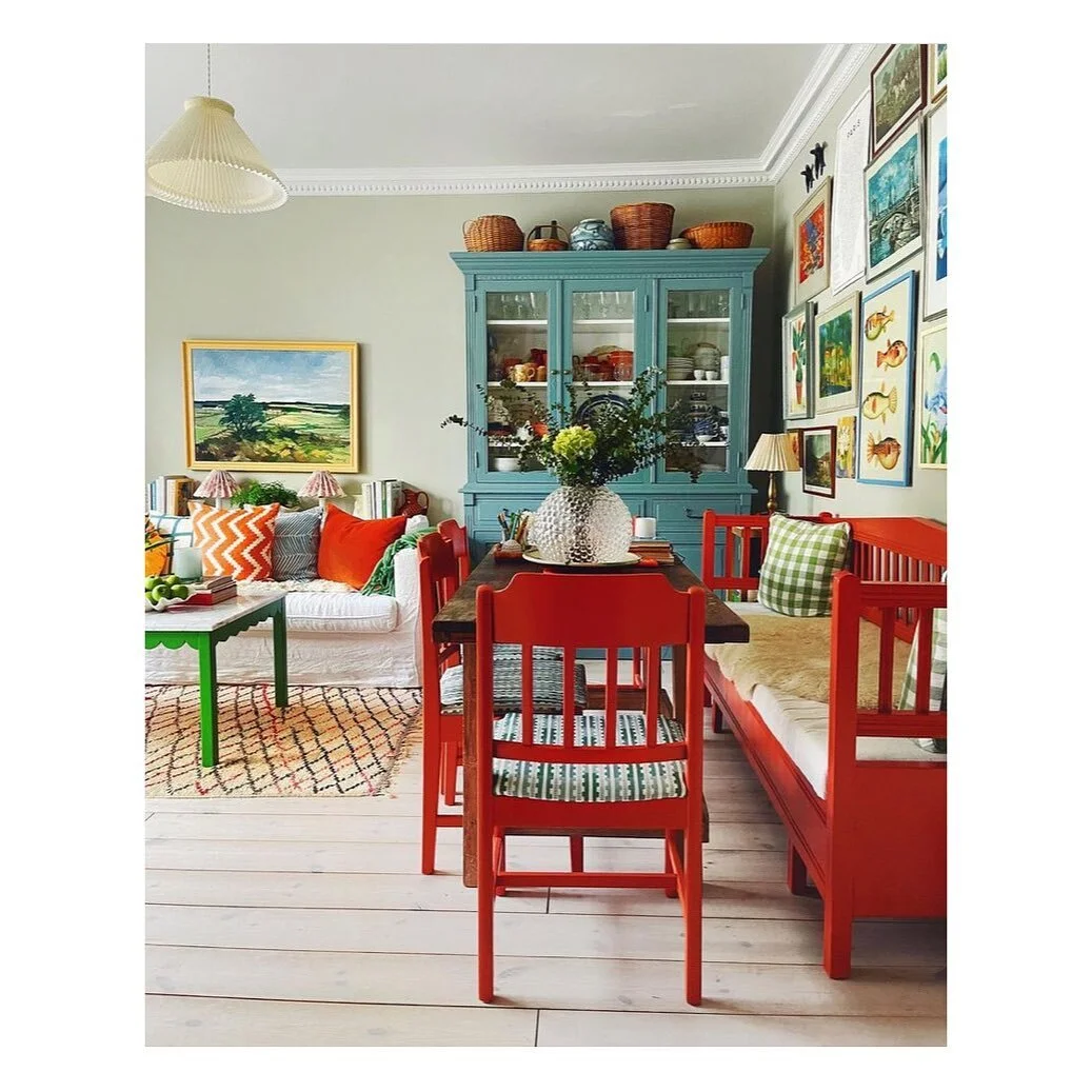 I keep coming back to this image. What is it about red chairs?! ❤️ Such bold and beautiful use of colour in this space designed by @mosebacke 
.
.
.
.
.
.
#interiordesign #interiors #interiorinspo #colour #jessicadacunha #jessicadacunhainteriordesign