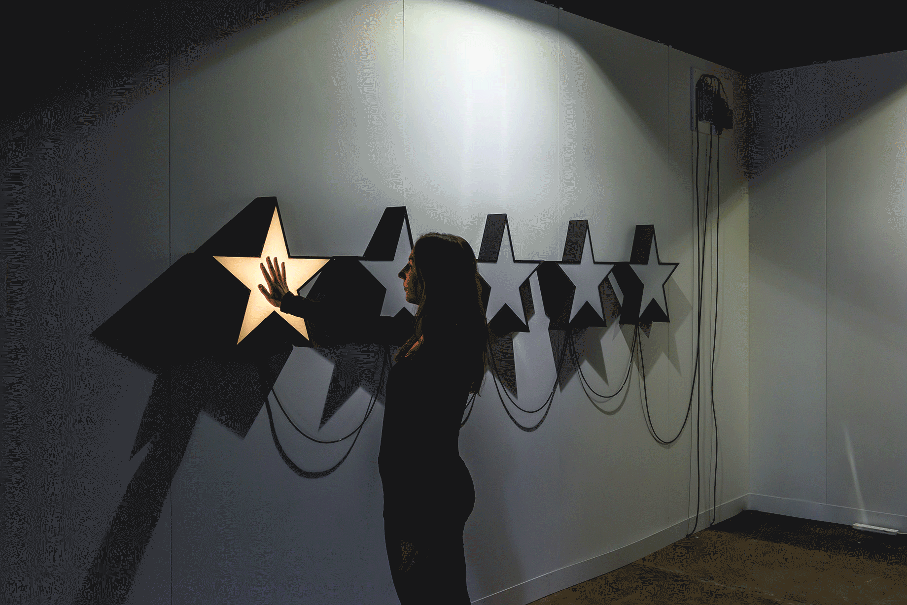 The_Constant_Need_For_Approval_James_Burke_Artist_sculpture_installation_london_lighting_interactive_acrylicize_5.gif