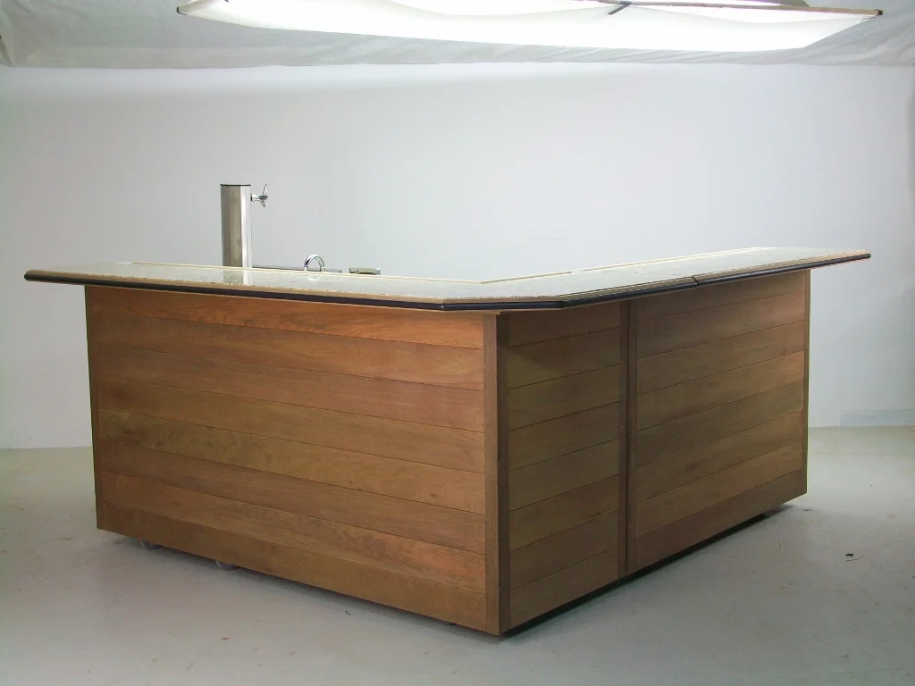 515-30iD 516-S24K - Set - L Shape - 1Bartender - Front.jpg