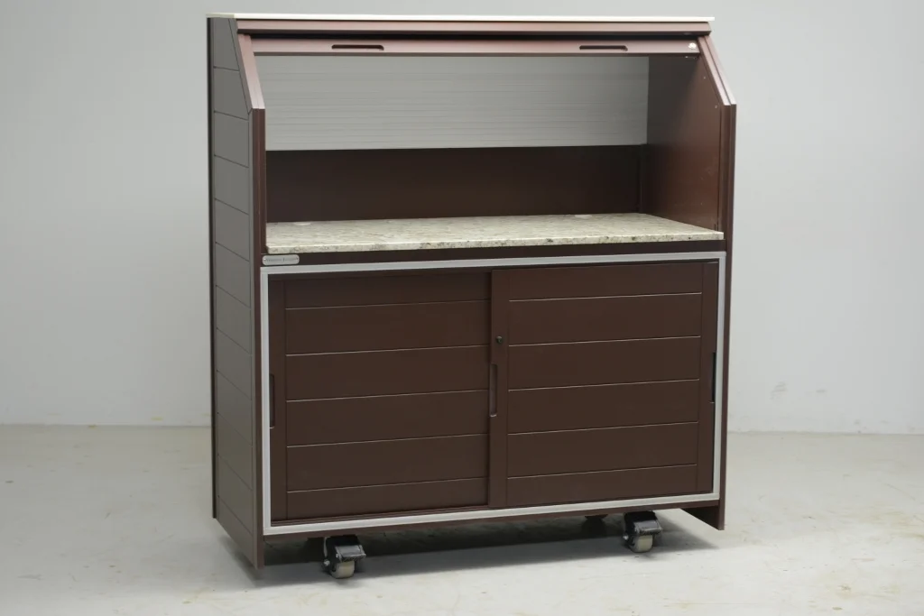 Brown Starboard with Engraved Finish