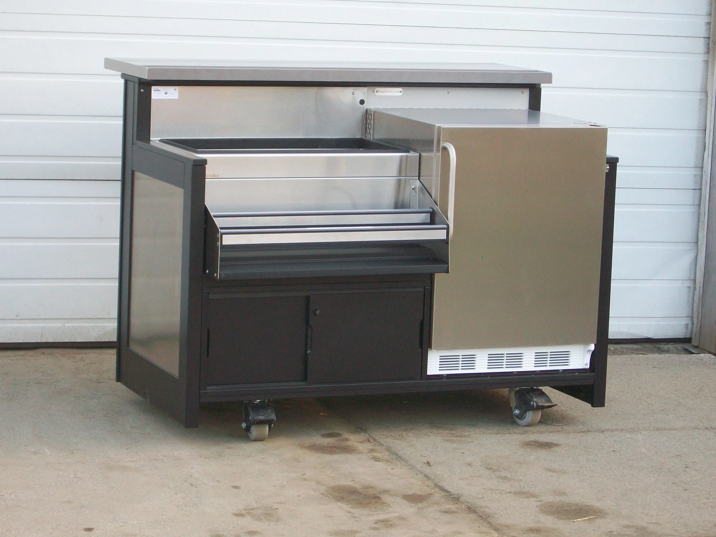 58” Bar with 30” Ice Well with Double Speed Rail and Refrigerator in Dark Finish