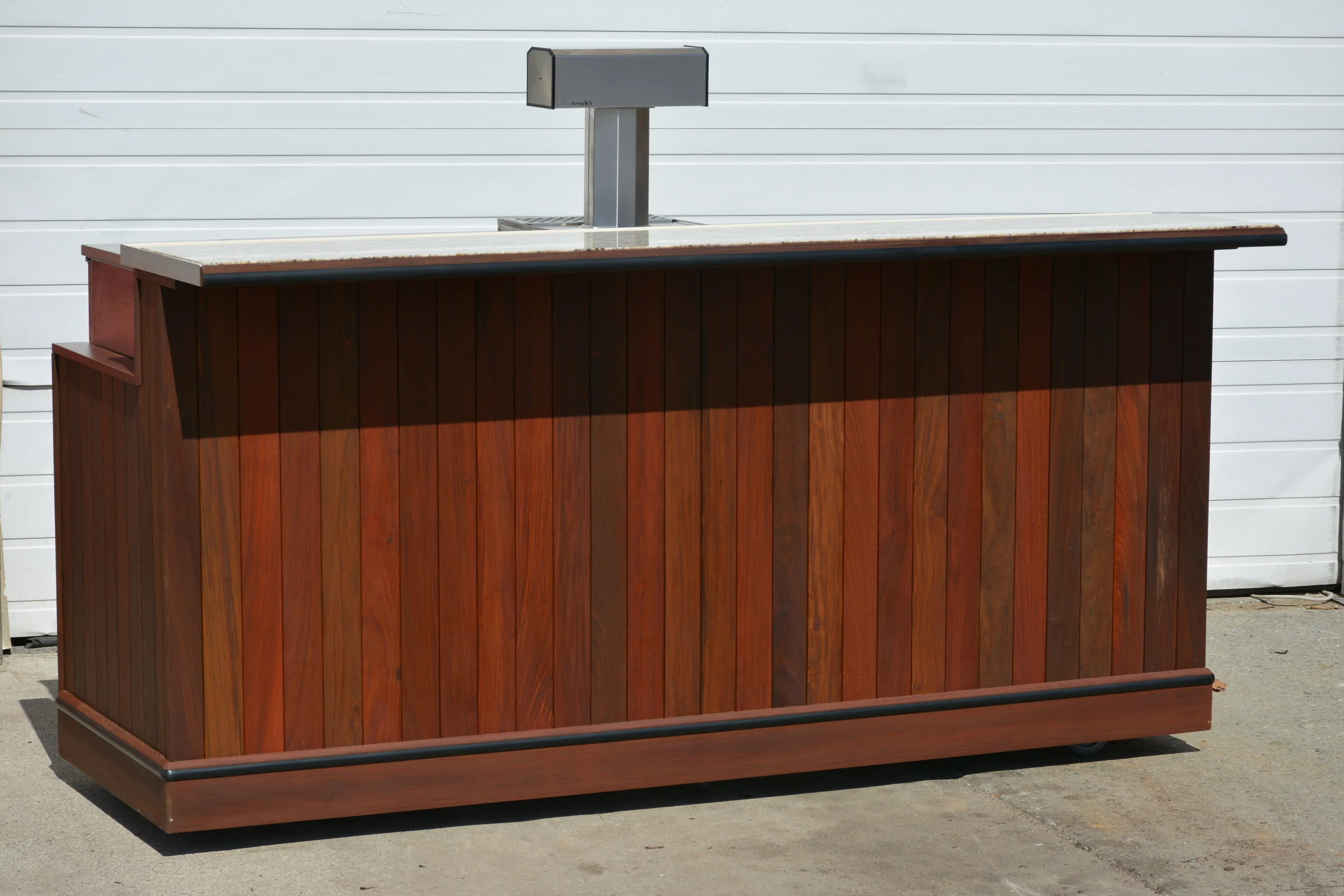 814-84K - TG Ipe - Mobile Bar2.jpg