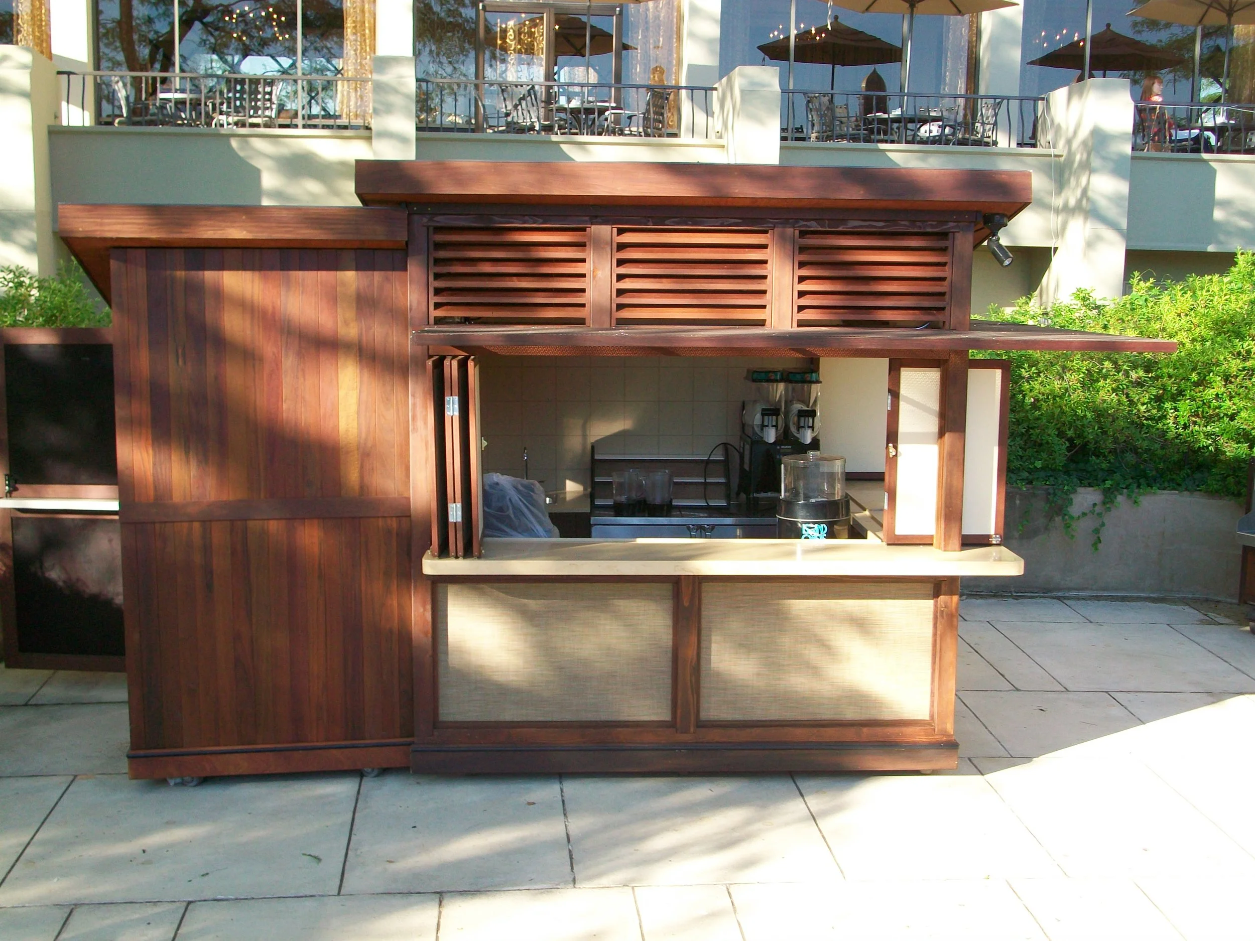 Intercontinel Kansas City - Mobile Rooftop Bar Building 7.JPG