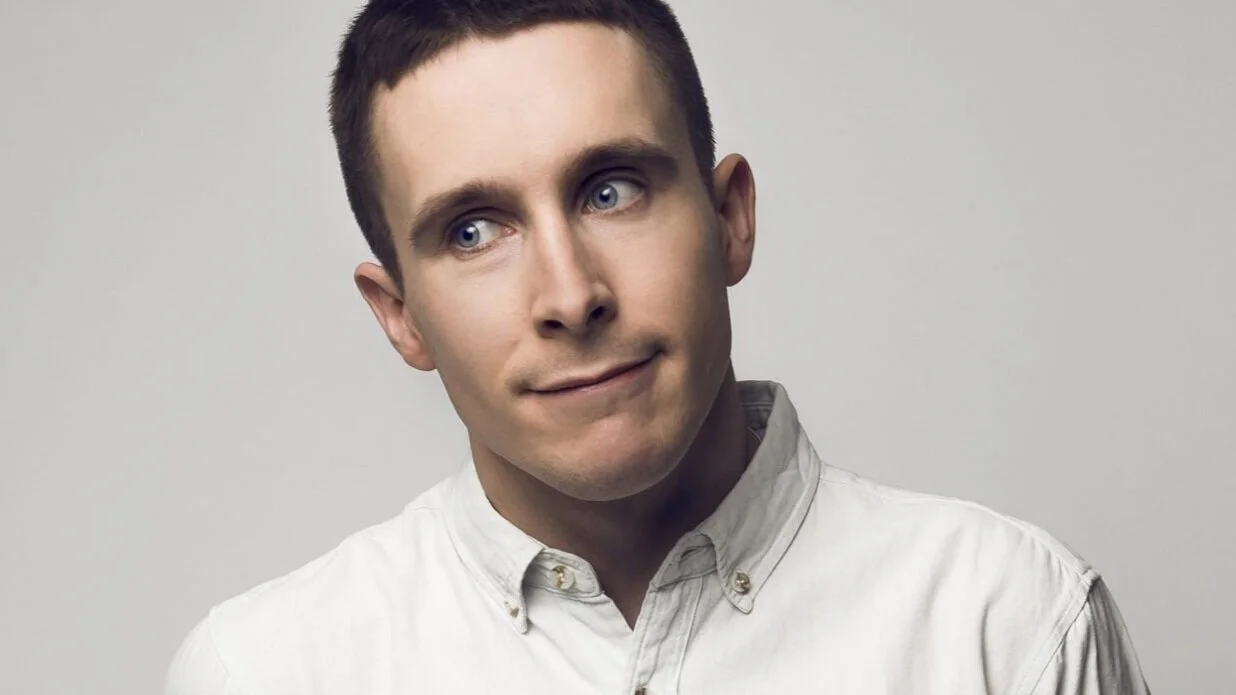 COMEDY + PIZZA + PINT WITH LARRY DEAN