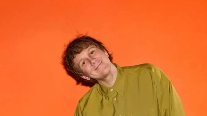 JOSH THOMAS: JIGGLE, JIGGLE