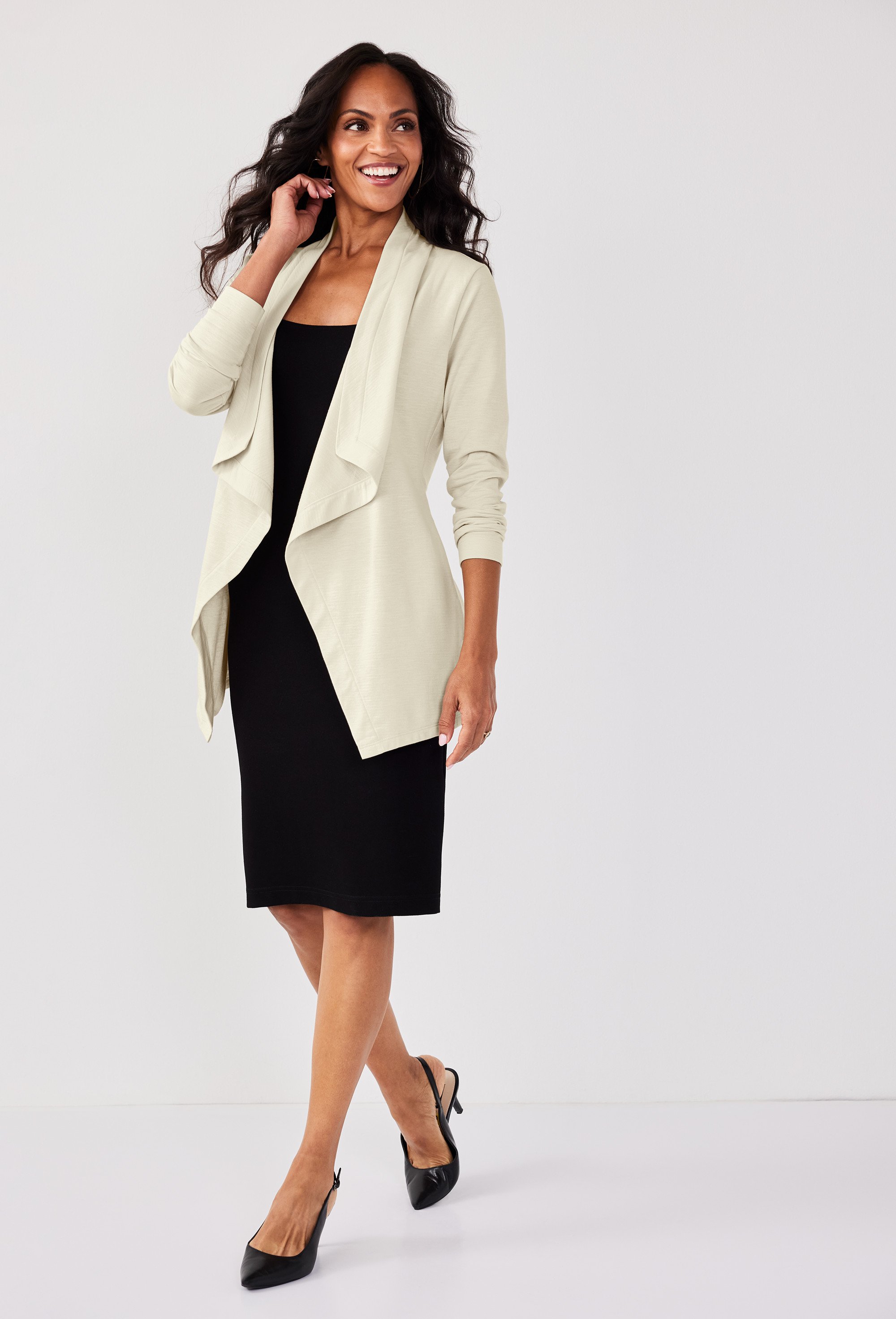 LK820_Parchment_Q325_WF_MRF_Lifestyle_Model.jpg