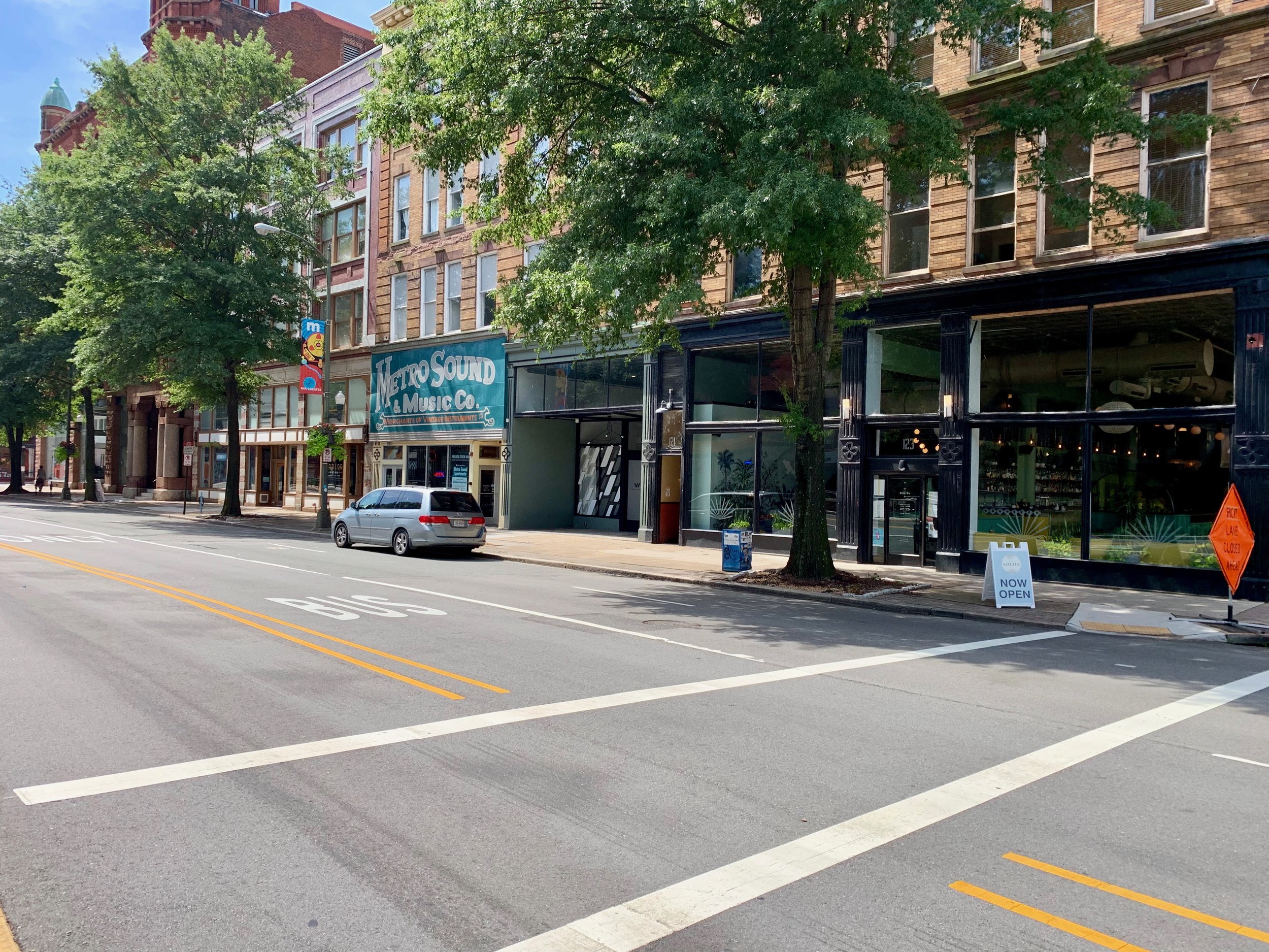 A snippet of West Broad Street. Broad Street runs through the center of the Richmond Arts District.