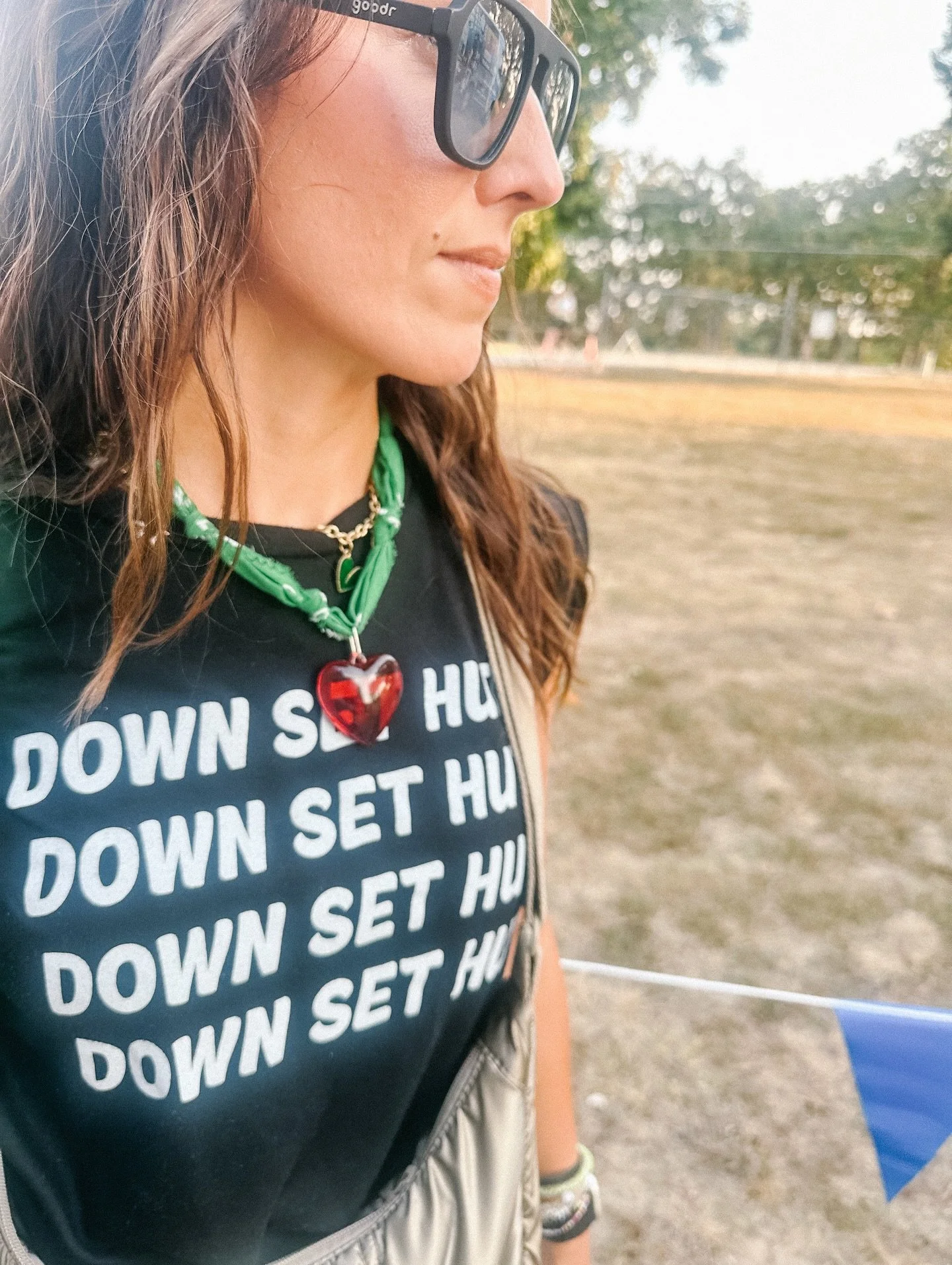 Just dropped: Scarf necklaces in 8 bold colors ✨
The perfect statement for Friday night lights or leveling up your fall look! Stop by to purchase yours.