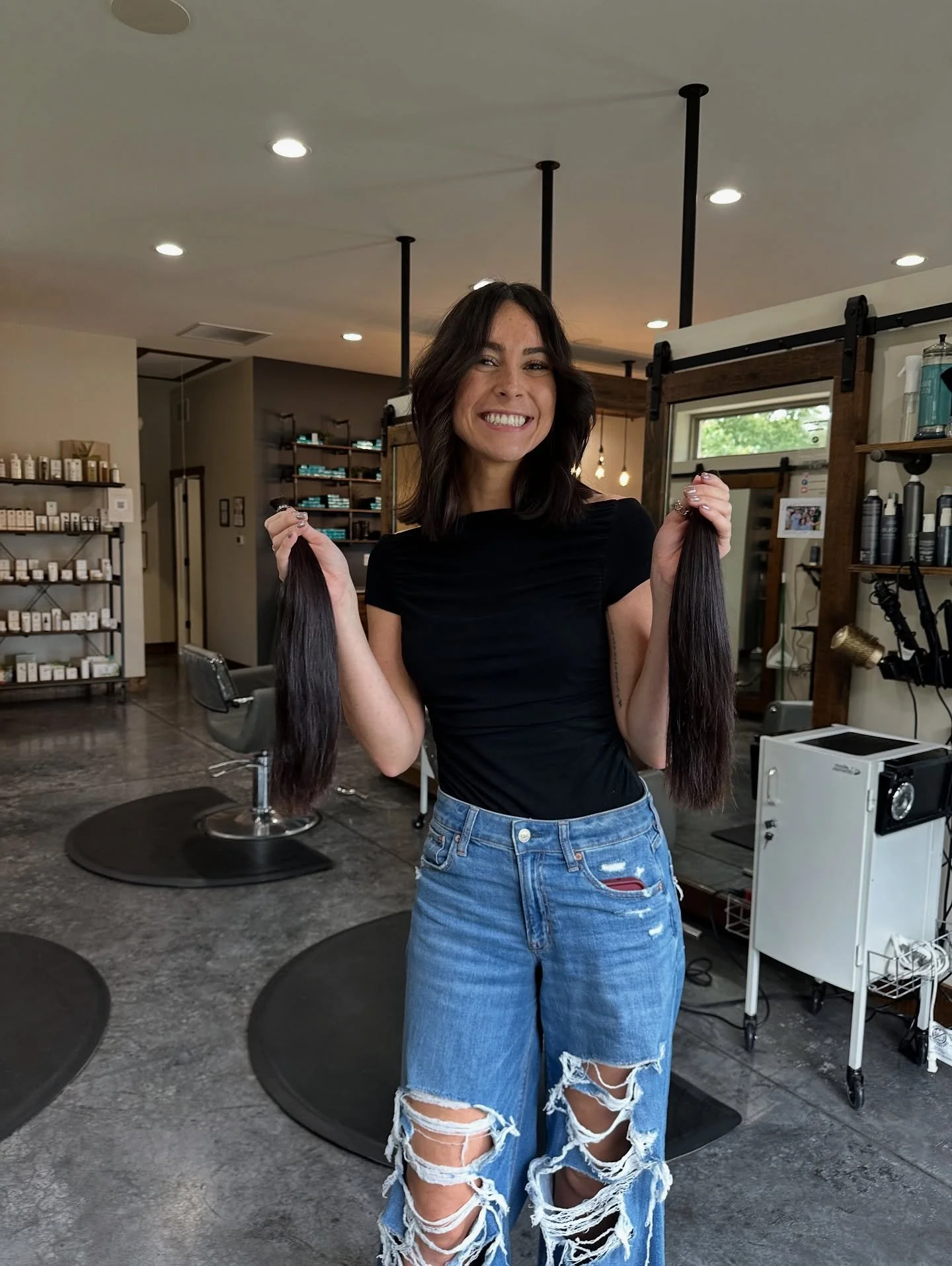 13 inches see ya later 👋🏼
Haircut by Susan and hair donated to the Beyoutiful Foundation 💕