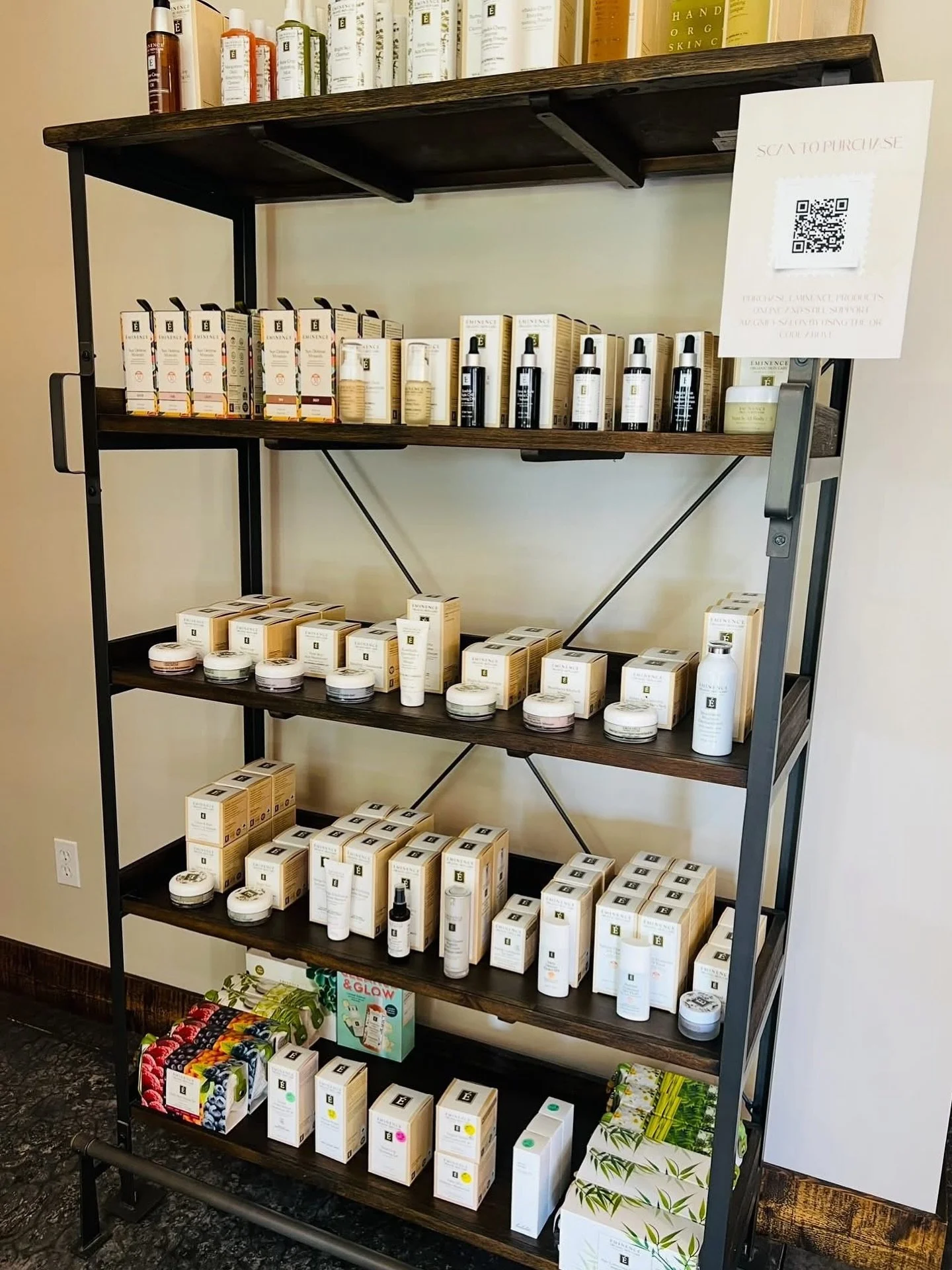 🍂 Fall may be cozy, but it can be tough on your skin. 

That&rsquo;s why we love Eminence Organics. Eminence products are packed with pure, botanical ingredients that deeply nourish and hydrate as temps drop and air turns dry. Stop by the salon to s