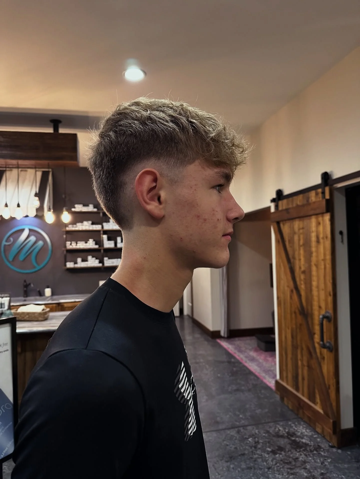 Clean cut by Brandy 👏🏻 Swipe to see the transformation! 

To schedule your next appointment, click the link in our bio or contact our front desk! (573) 635-6002