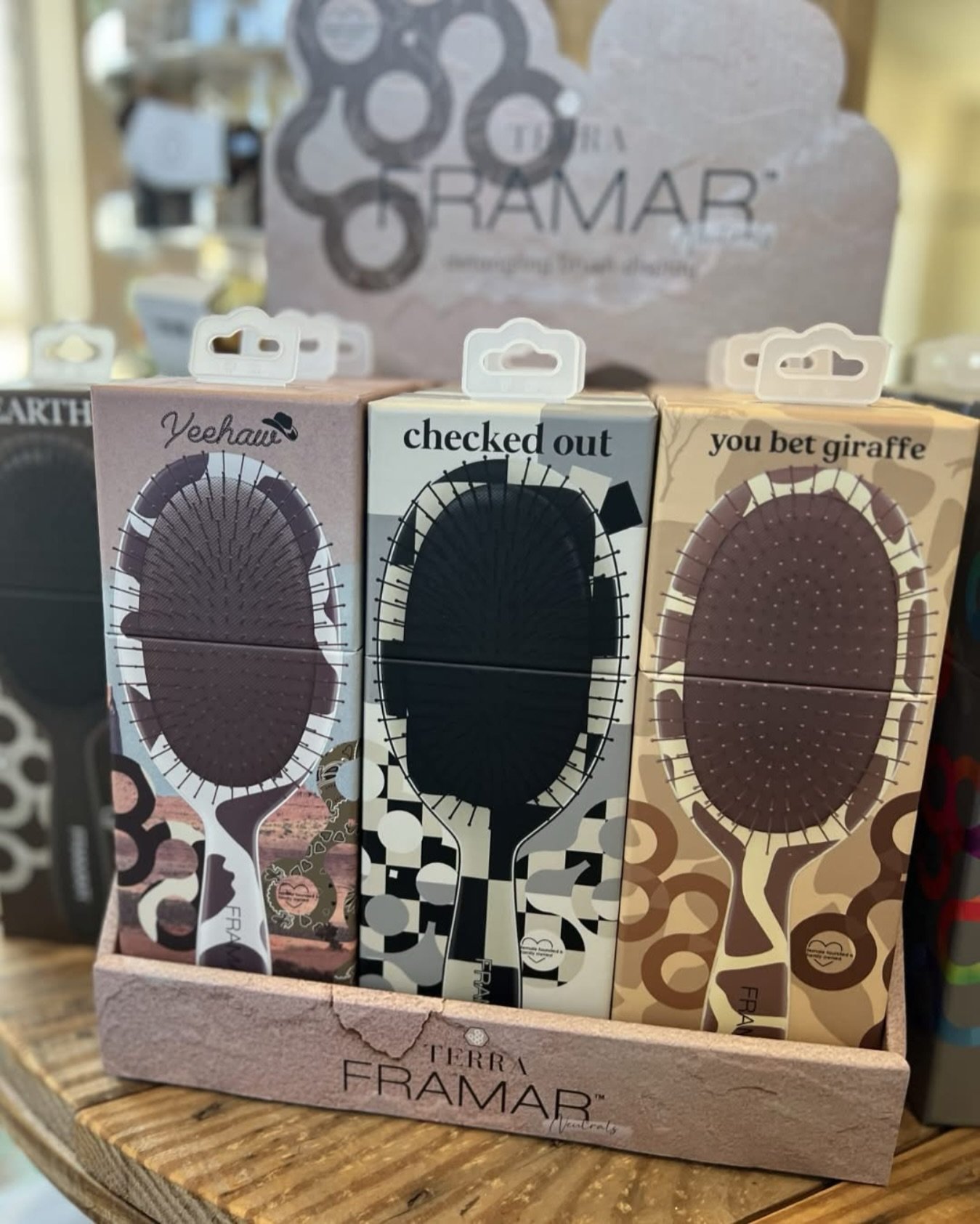 Our favorite FRAMAR brushes are here in the cutest prints: cow, checkered, and giraffe! 

They&rsquo;d make the perfect little surprise in your daughter&rsquo;s Easter basket! ✨