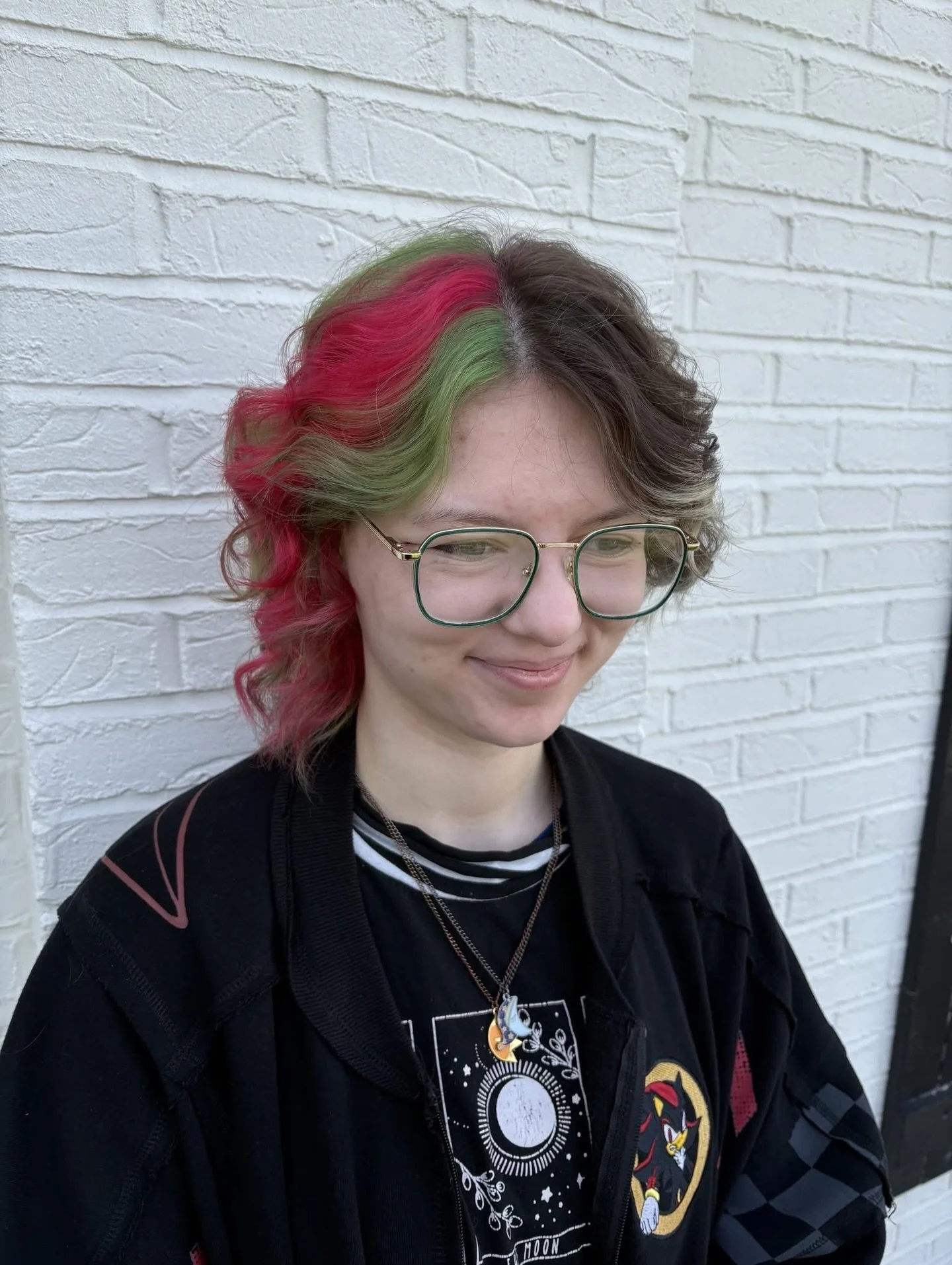 Life&rsquo;s too short for boring hair 🤘🏼

Specialty color by Lydia! Ready for your next transformation? Contact our front desk or visit our website to book your appointment!