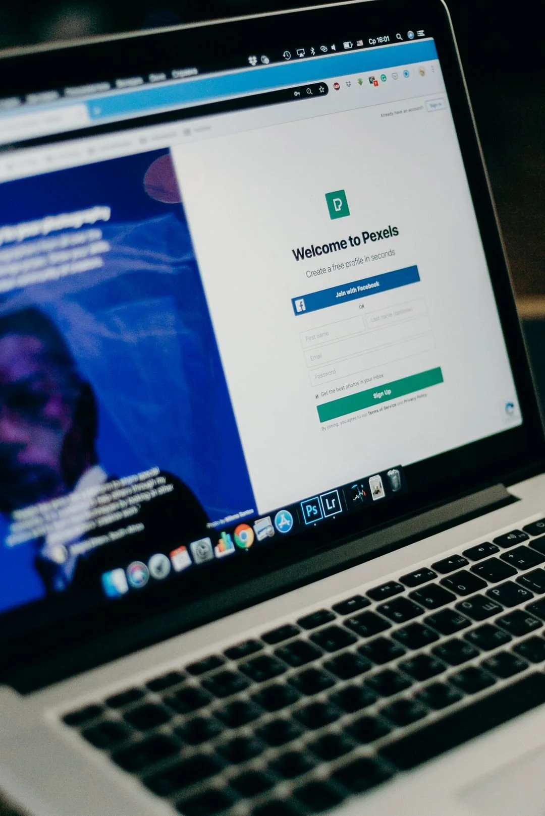 Conversion Architecture: Why Custom Landing Pages Win
