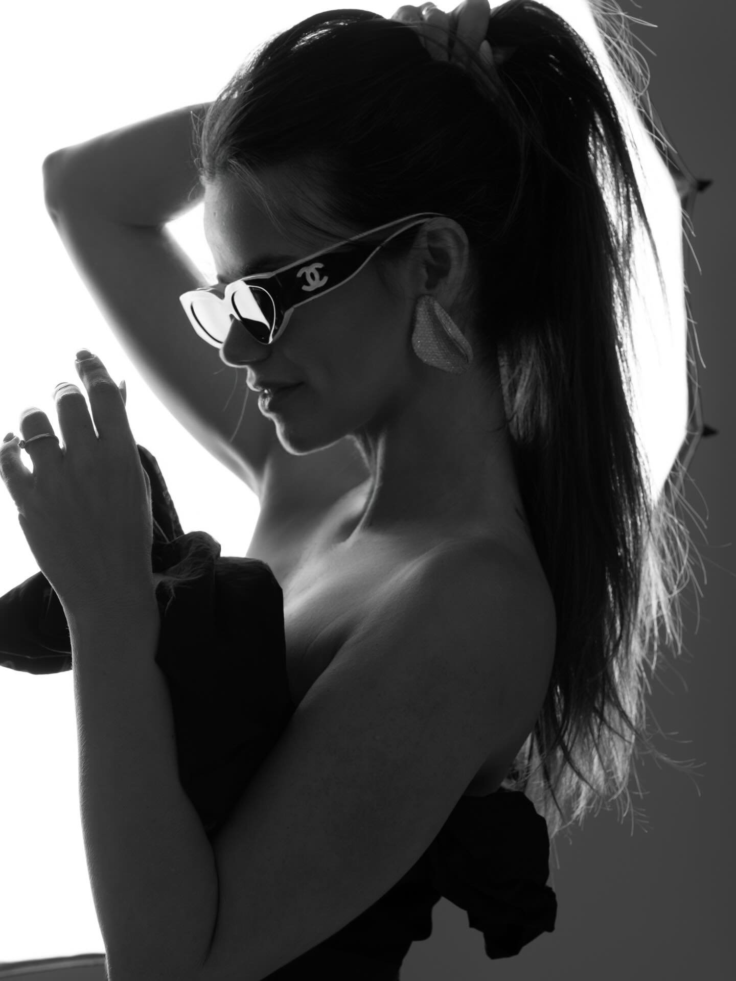 &ldquo;Be patient&rdquo; &hellip; life says 
🤍🖤
.
.
.
.
.
#dubaistylist #stylistdubai #imageconsultant #cultgaia #dubaipersonalstylist