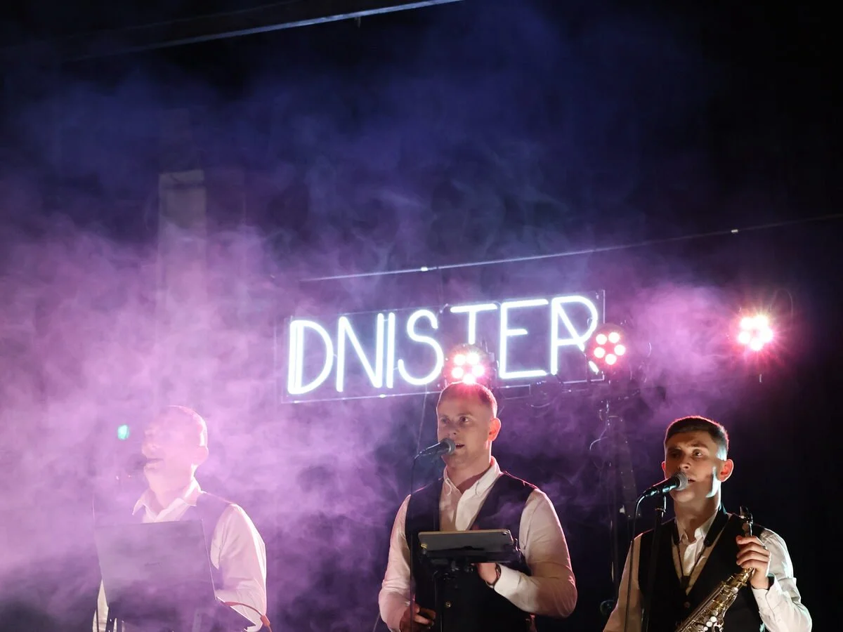 tile-weekends-band-stage.jpg