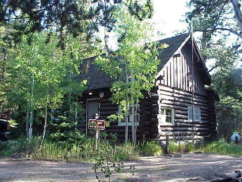 Wild_Basin_Ranger_Station_and_House.jpg
