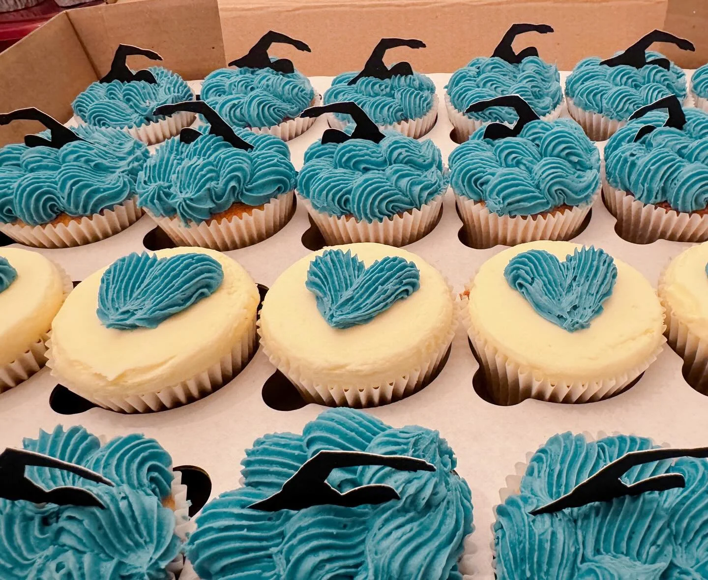 Birthday cupcakes for a swimming party #cupcakes #customcupcakes #swimmingcupcakes #lemoncake #chocolatecake #buttercream #customcaketoppers #Twickenham