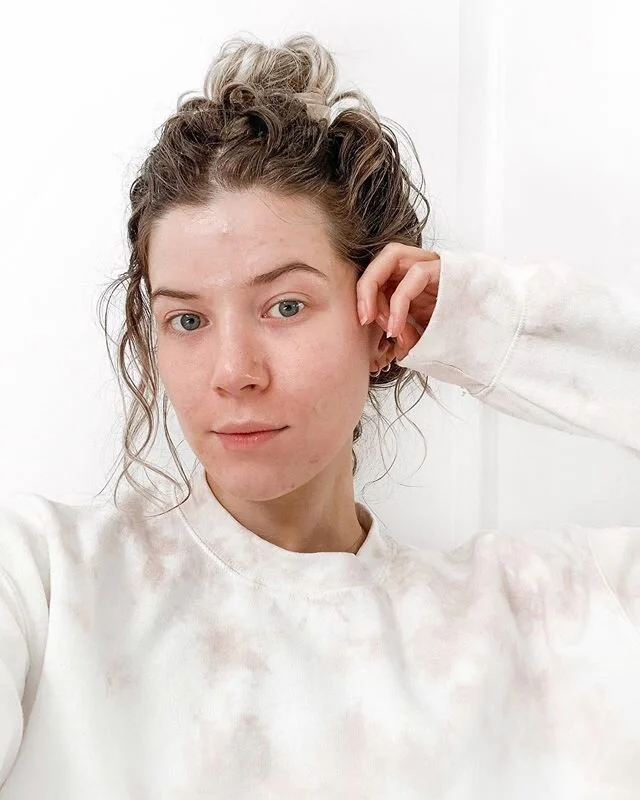 my skin is the most
tumultuous relationship I&rsquo;ve ever been in
It feels like for every step forward I take, I take two back.
a few weeks ago I had a real breakdown moment.
I had been so&nbsp; good about not picking my skin, but my
mental health 