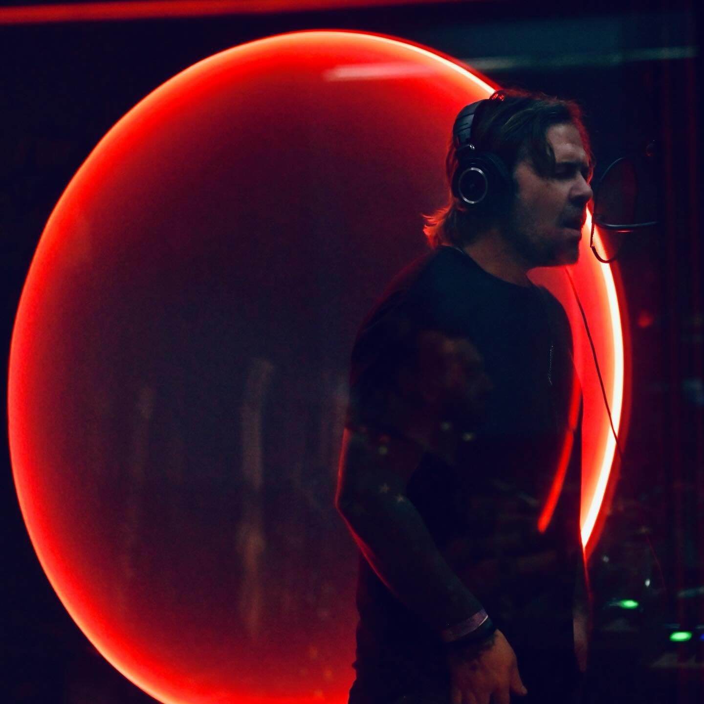 Took a trip down to LA with the boys from @wearestrata. @ericvictorino wailin, @ryhernandez thrashin, @hrag thumpin and @kerryaustin38 bangin, and yours truly snappin all under the watchful eyes and ears of badass producer @erikron. #photojournalism 