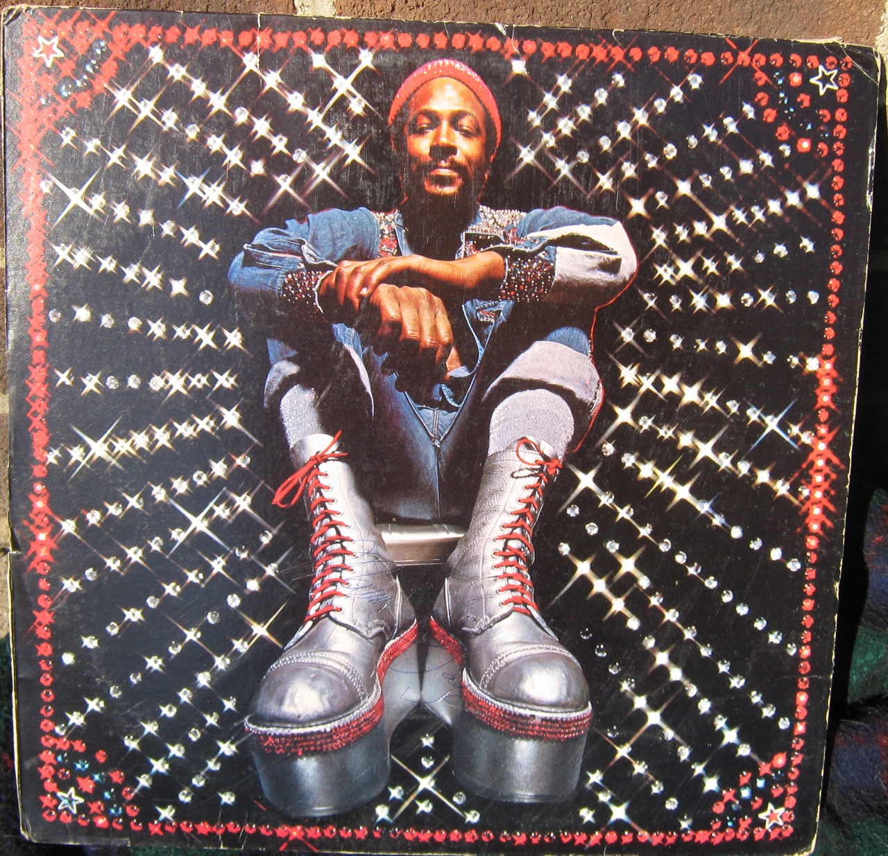 marvin-gaye-autograph-signed-marvin-gaye-live-lp-record-album-gatefold-photo-3.gif