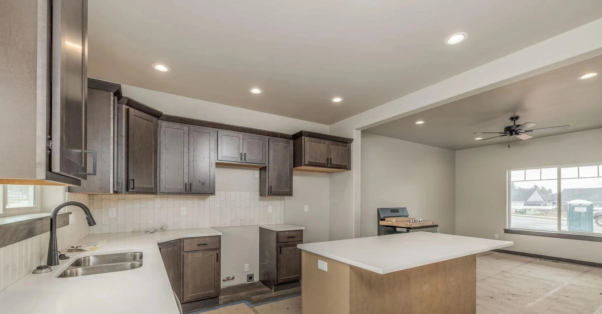 2660 N neptune 4.jpg